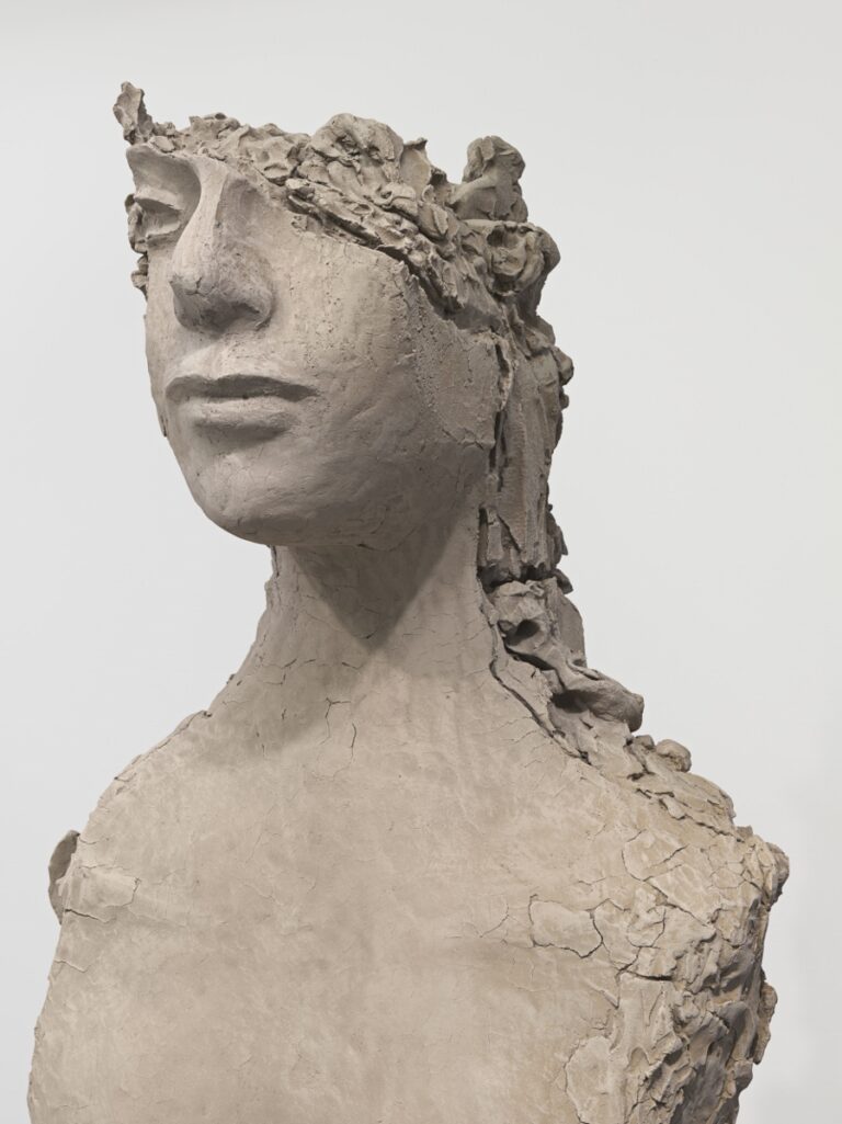 Mark Manders Unfired clay torso, 2015, courtesy Fondazione Sandretto Re Rebaudengo