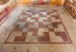 7 VillaMosaiciSpello stanza mosaico geometrico A tredici anni dalla scoperta, apre finalmente al pubblico la Villa dei Mosaici di Spello