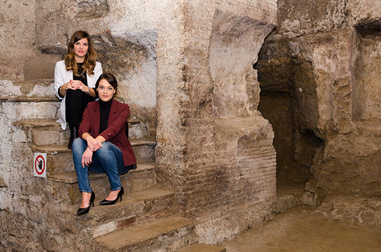 Chiara Pirozzi e Alessandra Troncone, curatrici di Underneath the Arches. Photo © Antonio Picascia