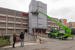 La città che sale. L’installazione di Vedovamazzei dedicata a Boccioni alla Cittadella di Milano