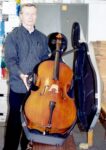 Don Hrycyk con un violoncello Stradivari