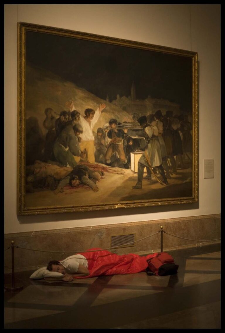 Eugenio Ampudia, Dónde dormir. Goya, 2008. Still da video