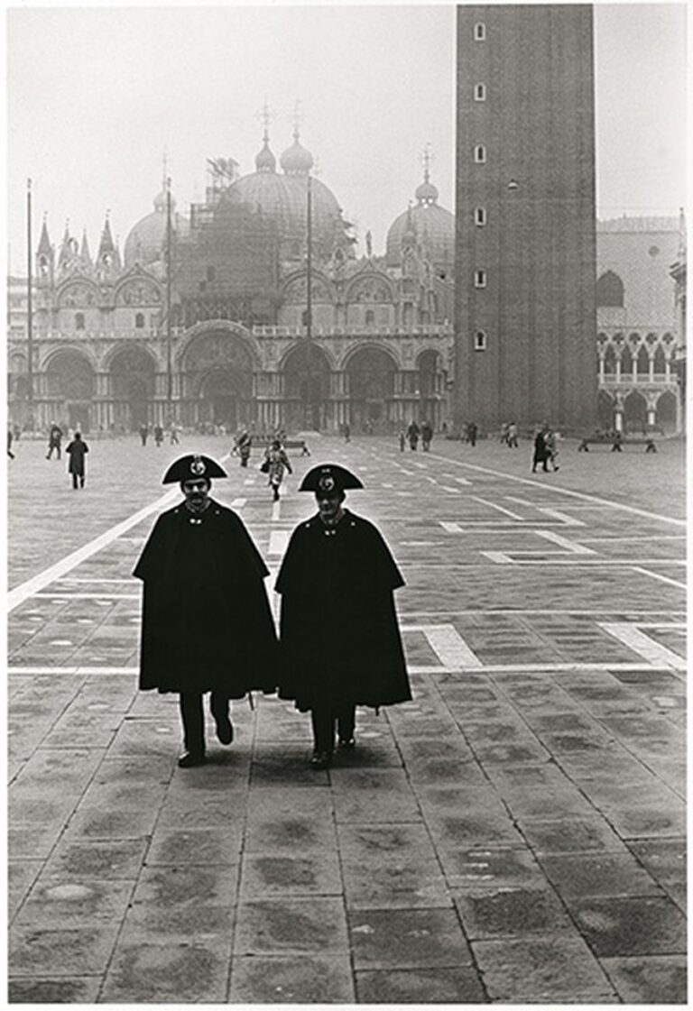 Fulvio Roiter, Venezia, Piazza San Marco, 1980 © Fondazione Fulvio Roiter