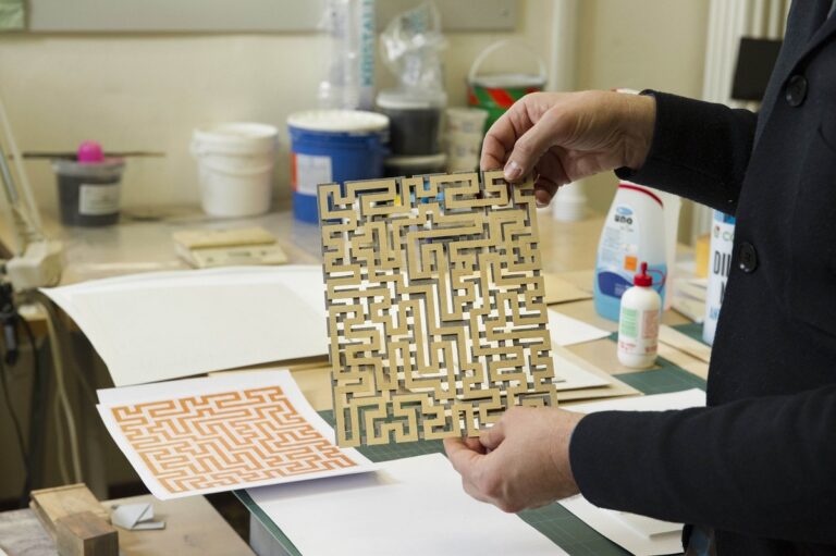 Istituto dei Ciechi di Milano, modello in legno per realizzare la matrice tattile dell’opera Red Meander di Anni Albers © Marco Rolando