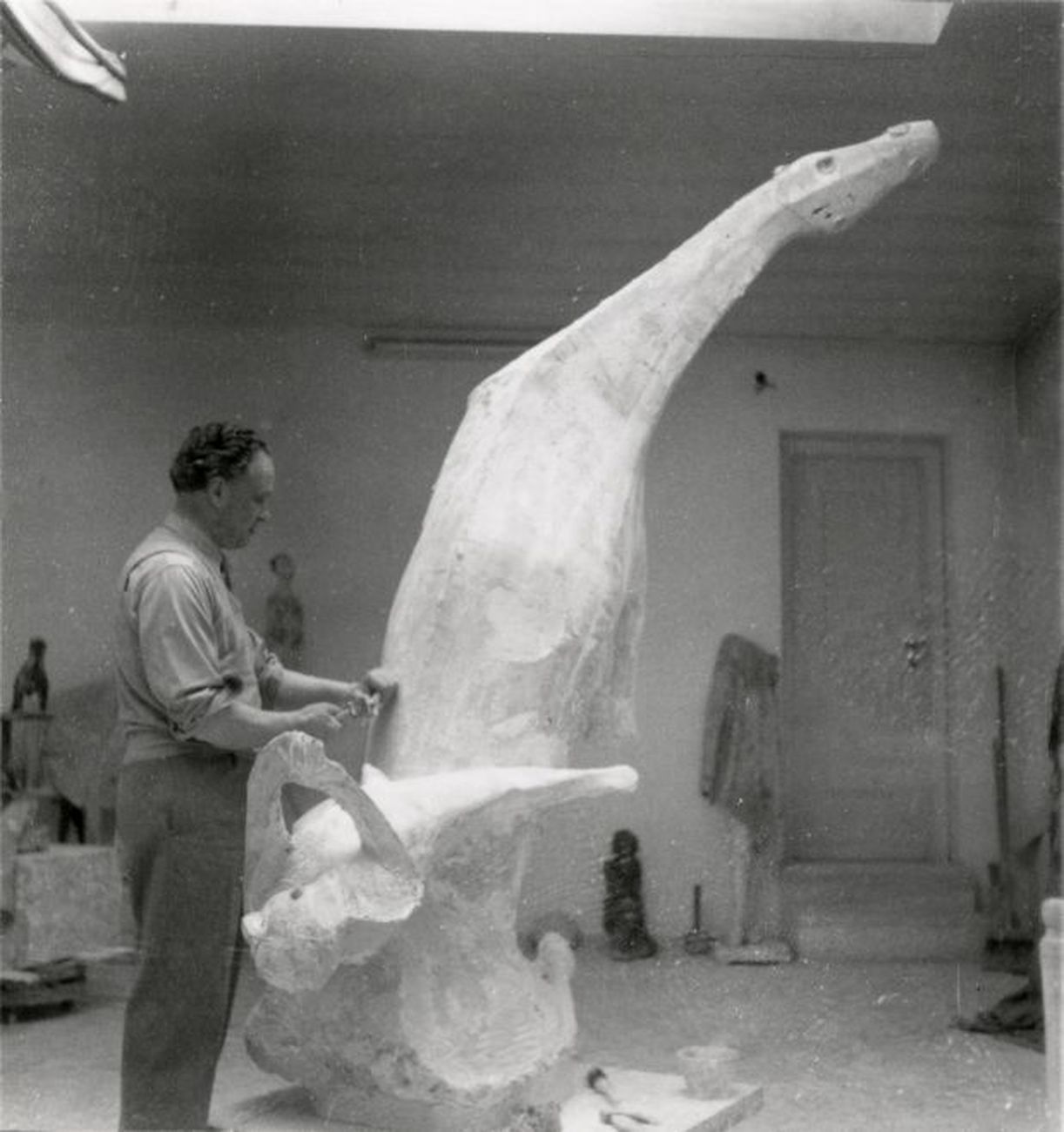 Marino Marini al lavoro su “Miracolo”, 1955. Fondazione Marini Marini, Pistoia