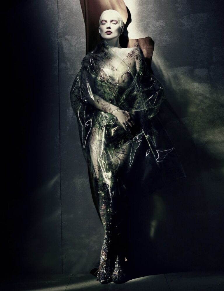 Spring-Summer 2015 Haute Couture collection by Raf Simons ® Paolo Roversi