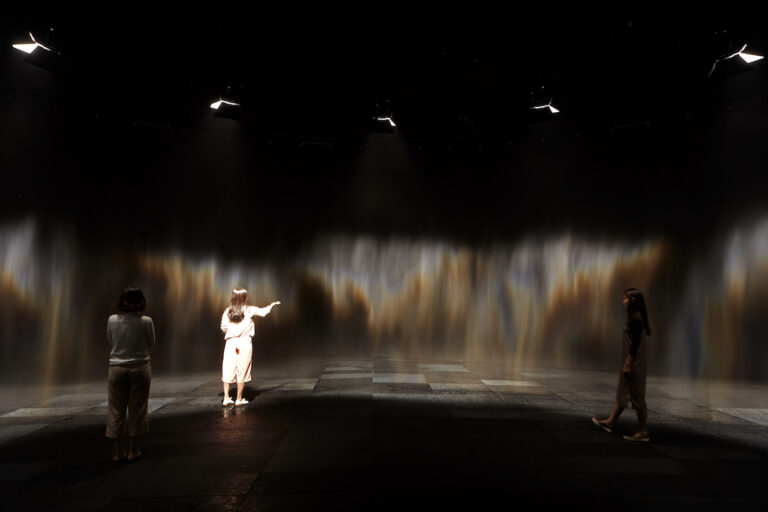 Immagini in anteprima della mostra di Olafur Eliasson a Pechino mentre si apre Art Basel HK
