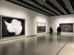 Andreas Gursky. Exhibition view at Hayward Gallery, Londra 2018