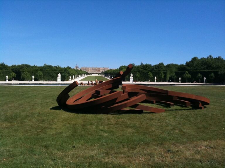 Bernar Venet, Versailles. Photo Claudia Zanfi