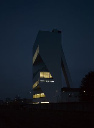Torre Fondazione Prada, Milano Progetto architettonico di OMA Foto: Bas Princen 2018 Courtesy Fondazione Prada