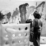 Franco Mazzucchelli, Meccano gonfiabile, Scuola Montessori, via Milazzo, Milano, 1967. Fotografia F. Mazzucchelli