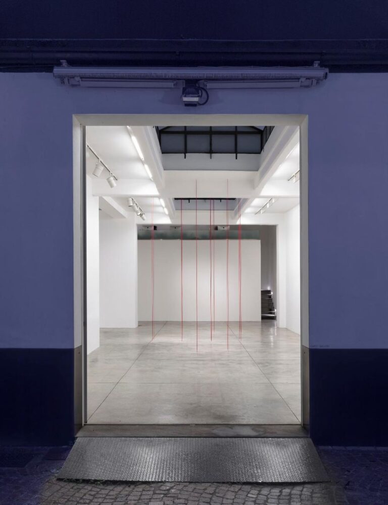 Fred Sandback. Exhibition view at Cardi Gallery, Milano 2018