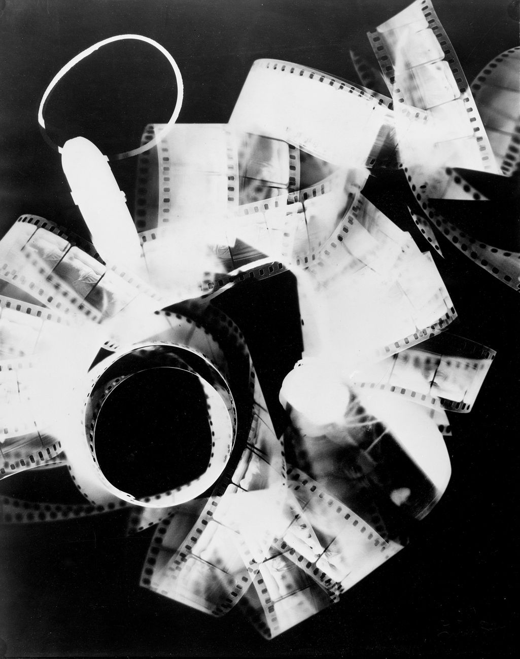 Man Ray, Ohne Titel (Rayografie), 1923, Silbergelatineabzug Museum Ludwig, Köln © Rheinisches Bildarchiv, Köln © MAN RAY TRUST_Bildrecht, Wien, 2017-18
