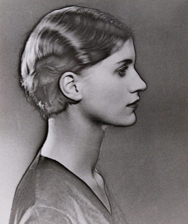 Man Ray, Solarized Portrait of Lee Miller, 1929. Museum Ludwig, Köln. © Rheinisches Bildarchiv, Köln. © MAN RAY TRUST_Bildrecht, Wien, 2017-18