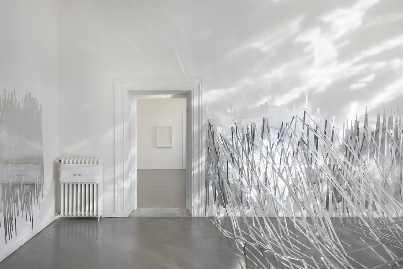 Monika Grzymala, Raumzeichnung (Konvex), 2018. Courtesy Eduardo Secci Contemporary, Firenze