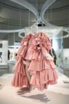 Mostra su Balenciaga al Victoria and Albert Museum