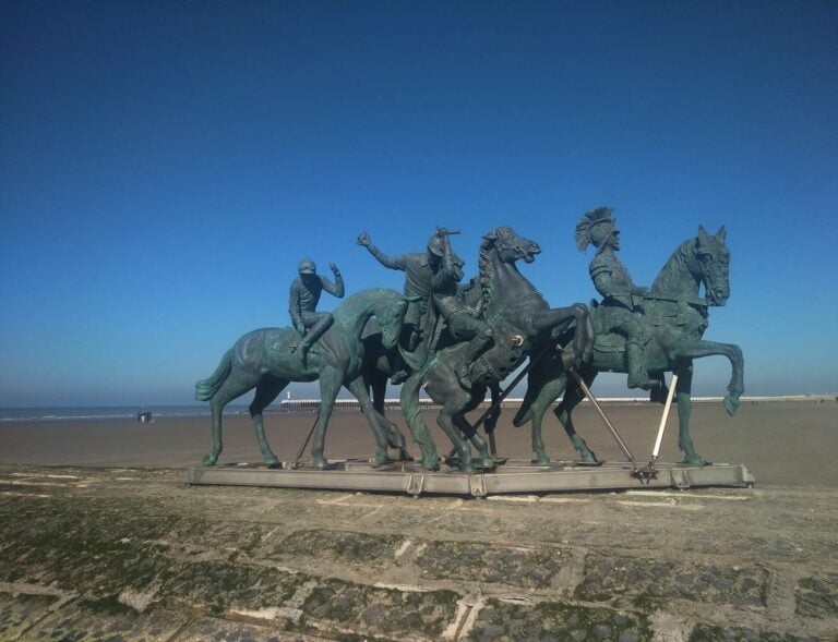 Nina Beier, Men, 2018, Nieuwpoort. Photo Daniele Perra