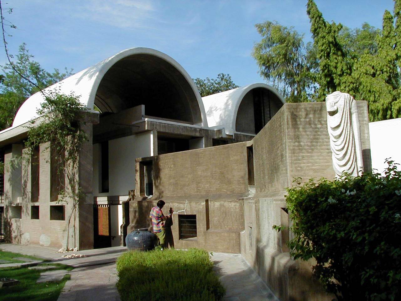 Sangath, lo studio di Doshi sede di Vastu Shilpa Foundation e Vastu Shilpa Consultants