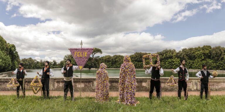 Vinci Galesi, La terra dei fiori (Pescheria), 2017. Photo Mariano De Angelis. Courtesy of the artists & aA29, Milano Caserta