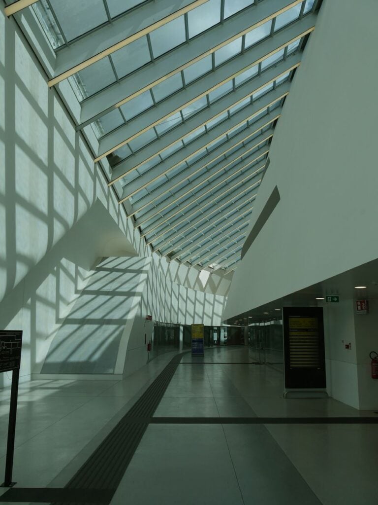 Zaha Hadid Architects, Stazione di Afragola, Napoli, 2017. Interno. Photo Archivio Brusinski