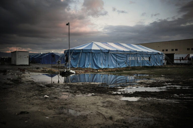 ∏Fabio Itri In Tenda Anche Verona ha il suo festival di fotografia. Arriva Grenze – Arsenali fotografici