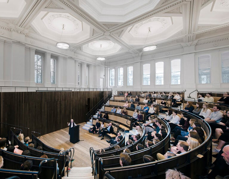 The Benjamin West Lecture Theatre © Simon Menges