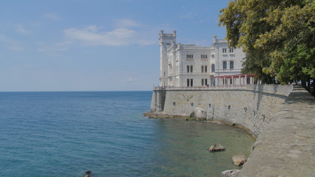 Il Castello di Miramare a Trieste riapre con la mostra dedicata a Marcello Dudovich