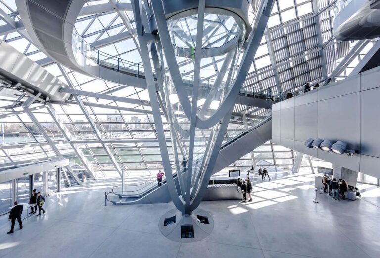 Coop Himmelb(l)au, Musée des Confluences, Lione. Photo © Sergio Pirrone