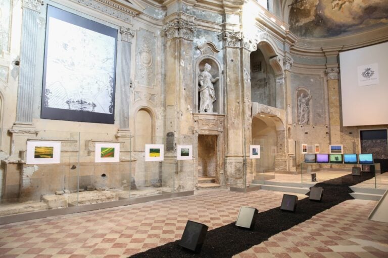 Franco Fontana & Davide Coltro. Terre piane. Exhibition view at Chiesa di San Quirino, Parma 2018
