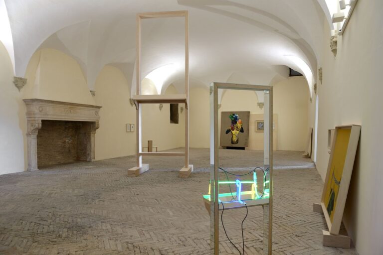 Matteo Fato. Eresia (del) Florilegio. Installation view at Spazio K, Galleria Nazionale delle Marche, Palazzo Ducale, Urbino 2018. Photo Michele Alberto Sereni. Courtesy l’artista & Galleria Michela Rizzo, Venezia