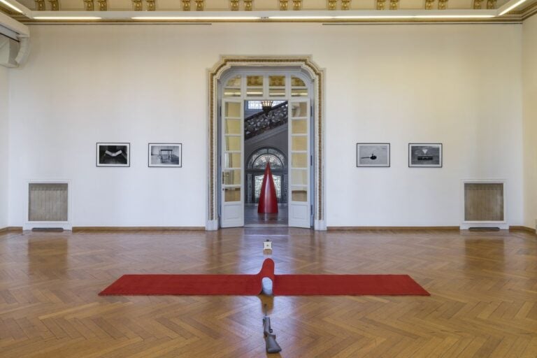 Roman Signer. Skulptur Fotografie. Installation view at Istituto Svizzero, Roma 2018. Courtesy l'artista & Istituto Svizzero, Roma. Photo © OKNO studio