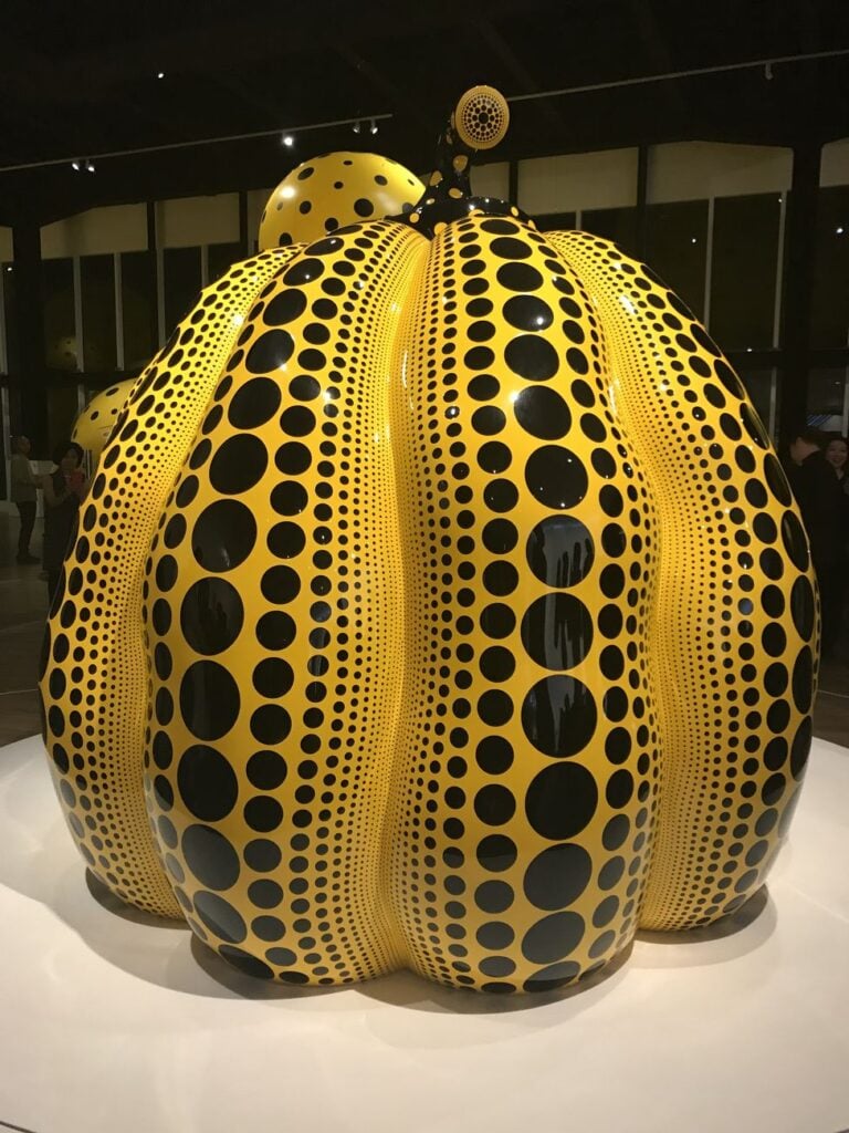Yayoi Kusama. Life is the heart of a rainbow. Exhibition view at MACAN, Giacarta 2018