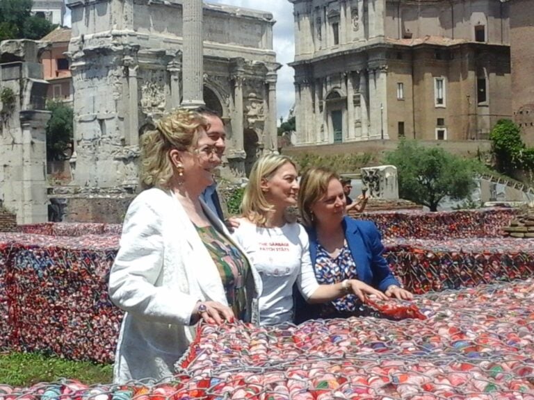 Maria Cristina Finucci, HELP the Ocean, Foro Romano. Conferenza stampa