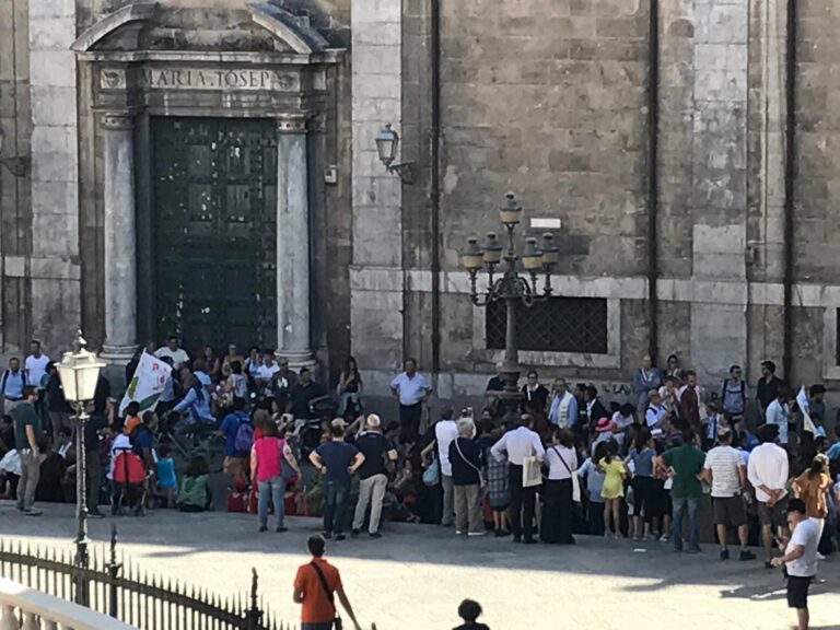 Marinella Senatore, Palermo Procession, immagini della performance svoltasi a Palermo il 16 giugno 2018 in occasione di Manifesta 12