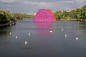 Christo sul lago di Hyde Park. A Londra la sua prima grande opera pubblica in UK. Le immagini