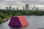 Christo and Jeanne Claude The London Mastaba Serpentine Lake Hyde Park 2016 18 Photo Wolfgang Volz © 2018 Christo 7 1200x800 Christo sul lago di Hyde Park. A Londra la sua prima grande opera pubblica in UK. Le immagini