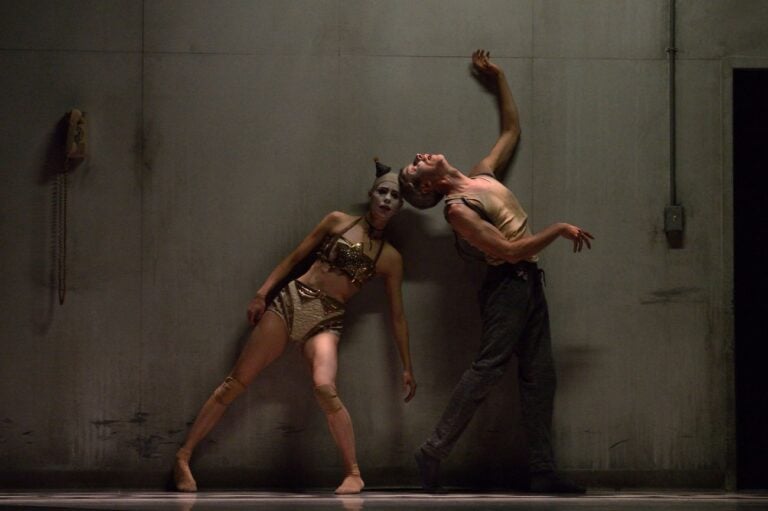 Crystal Pite & Jonathon Young, Betroffenheit. Photo © Michael Slobodian