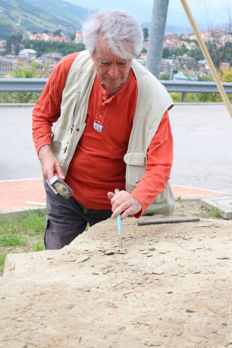 Diego Esposito a lavoro su Latitudine Longitudine, Università degli Studi di Teramo