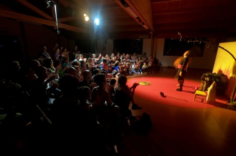 Emiliano Pergolari, Con la bambola in tasca di Teatro delle Briciole