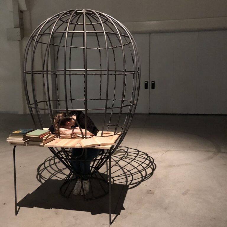 Eva Kot'átková, The Dream Machine is Asleep, exhibition view at Pirelli HangarBicocca, Milano 2018