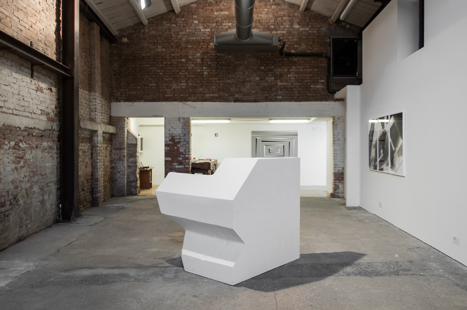 Extedend architectures, exhibition view at Galleria Alberta Pane, Venezia 2018, photo Irene Fanizza