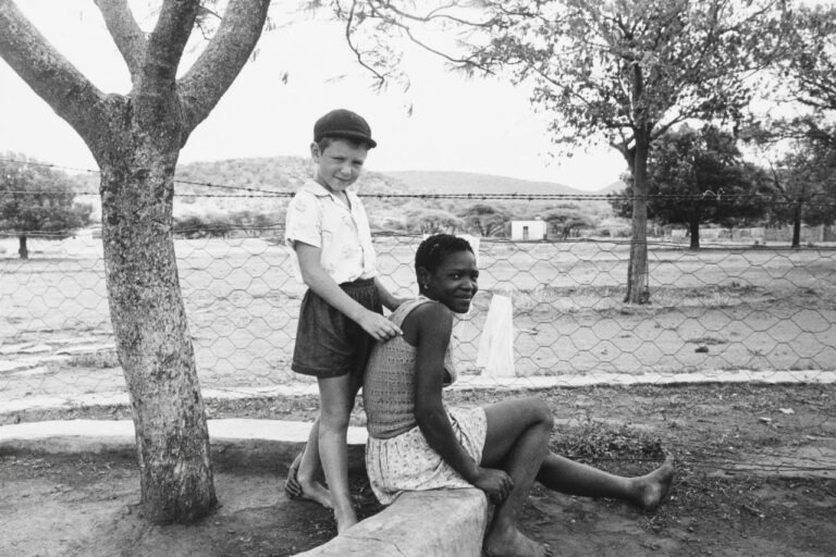 David Goldblatt, Farmer's son with his nursemaid, Marico Bushveld, December 1964