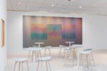 Installation view of UBS Lounge with works from the UBS Art Collection courtesy of the artist Carlos Cruz Diez c Cruz Diez Adagp 2018 1 UBS e Art Basel. Il matrimonio svizzero lungo 25 anni tra una mega banca e una mega fiera