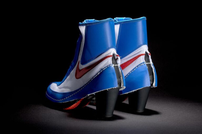 Machomai sneaker boot by Nike