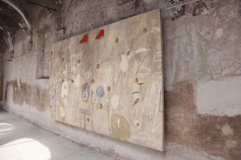 Mimmo Paladino. Pane e oro. Exhibition view at Made in Cloister, Napoli 2018