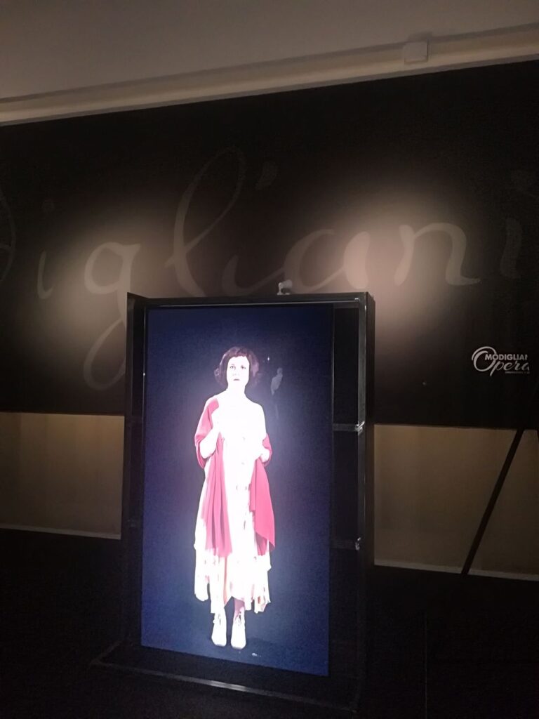 Modigliani Opera. Exhibition view at Reggia di Caserta, 2018. Photo credit Fondazione Amedeo Modigliani