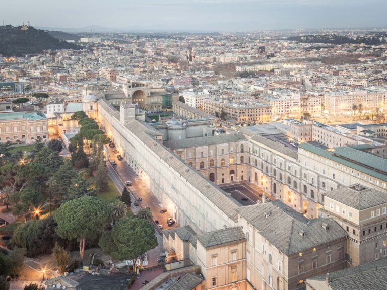 Peter Bialobrzeski, Vatican, 2015. I Musei Vaticani visti dalla Cupola di San Pietro. Musei Vaticani, Collezione d’Arte Contemporanea. Foto Peter Bialobrzeski © Governatorato SCV – Direzione dei Musei