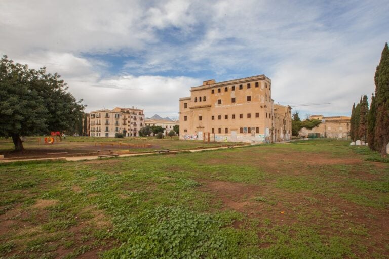 Piazza Magione, Palermo (c) Manifesta 12. Photo CAVE Studio