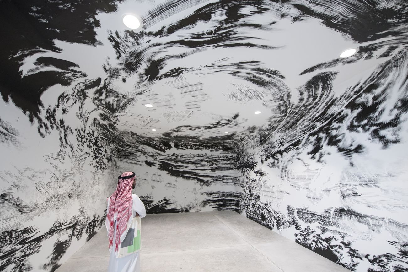 Shadi Habib Allah, 30KG Shine, 2017. Installation view, Sharjah Biennial, 2017. Commissioned by Sharjah Art Foundation. Courtesy Green Art Gallery, Dubai & Rodeo Gallery, London