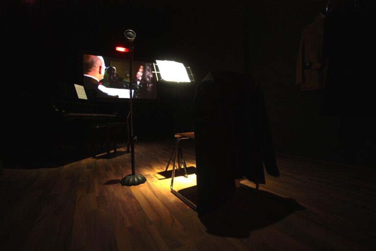 Zuleikha Chaudhari, Rehearsing Azaad Hind Radio, 2018. CourtesY Zuleikha Chaudhari. Credit Sergio Matalucci